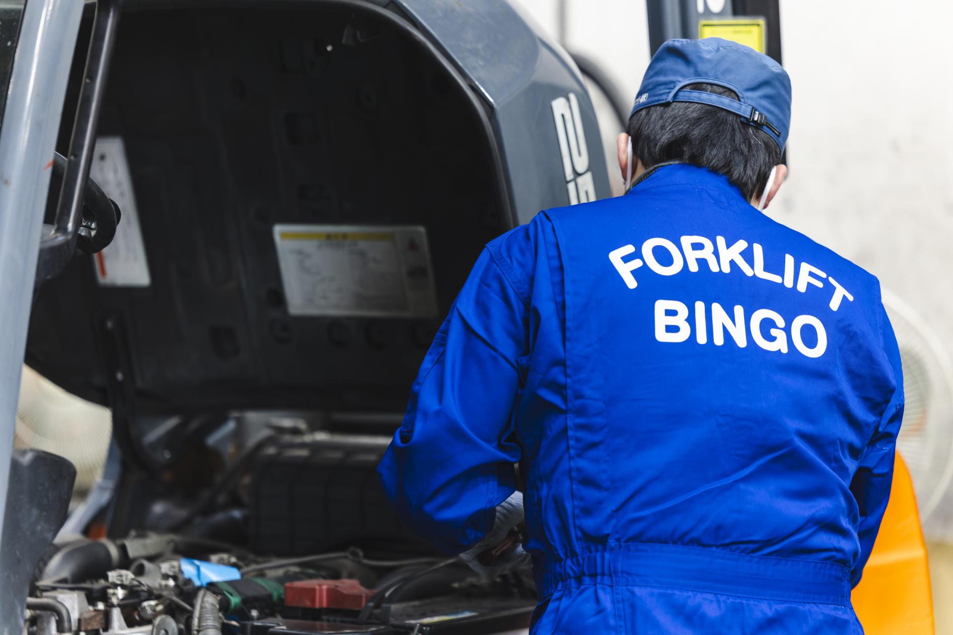 フォークリフトの整備の画像